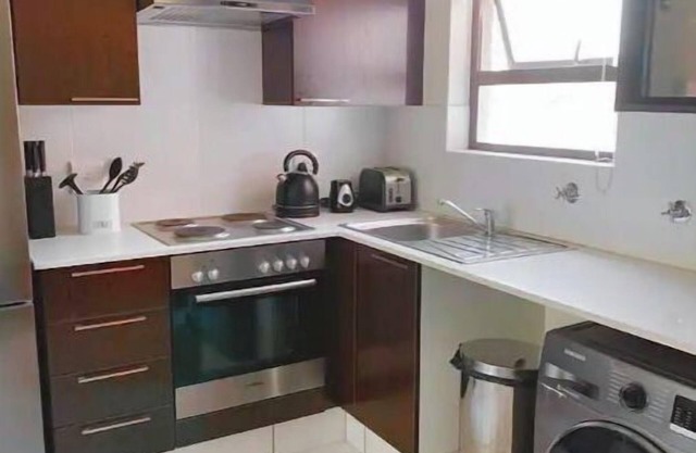 Trendy 1 Bed Apartment - Secure and Private