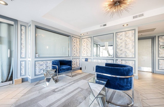 Trendy Hancock Park 2BR w/ Pool, Gym, walk to shops, by Blueground