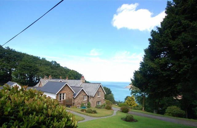 Trentishoe - Two Bedroom Apartment, Sleeps 4