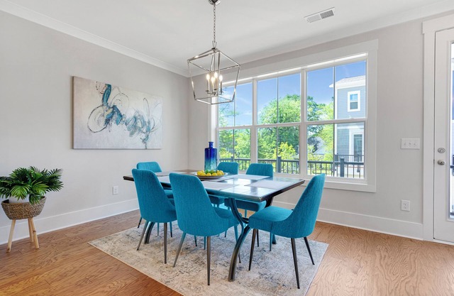 Tri-Luxe Towne