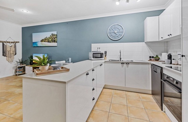 Trinity Beach Pearl - 2BR Apt, 3 min to Beachfront