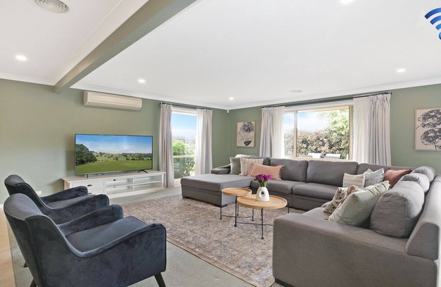 TRIO – Spacious, stylish Highlands family escape