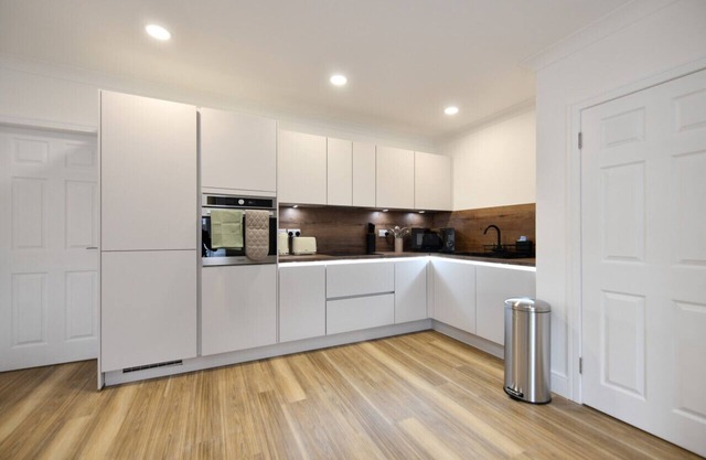 Troon Portland Apt A