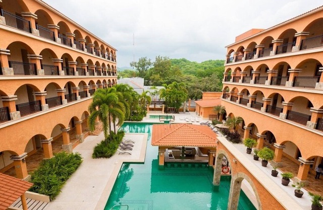 Tropical Condo Ocean View Great Location Marina Chahué