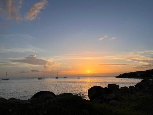 Tropical Golden appart, vue mer et plage à 5 min à pied