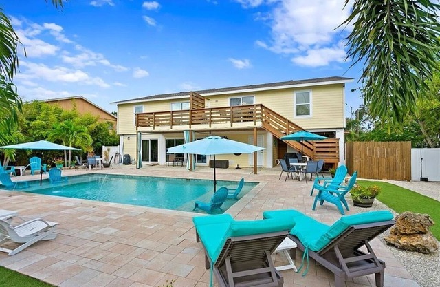 Tropical Haven *A