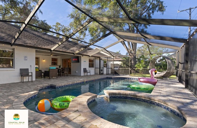 Tropical House/Hot Tub & Pool/Near Beach +Pets