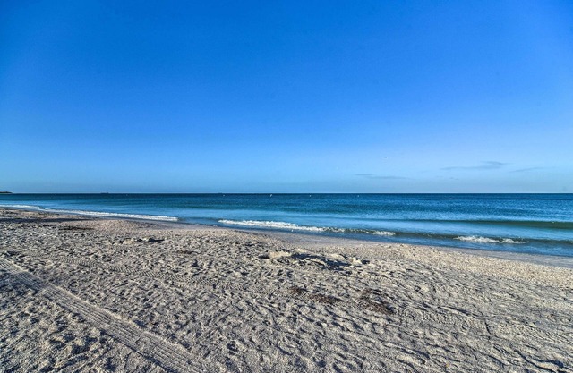 Tropical Pass-a-grille Gem w/Direct Beach Access!