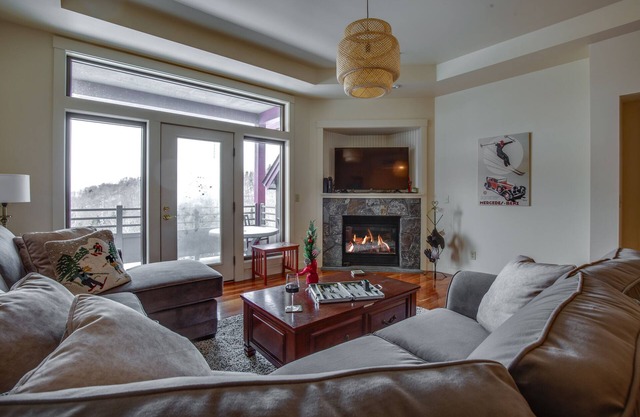 True ski in/out condo at The Lodges - Trailside Luxury w/pool & hot tub access