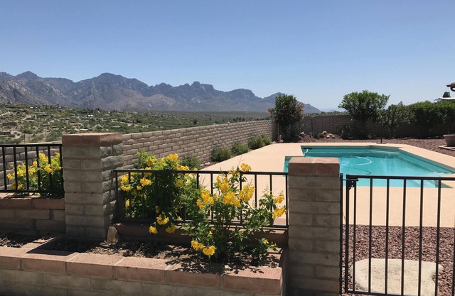 Tucson Hilltop Oasis