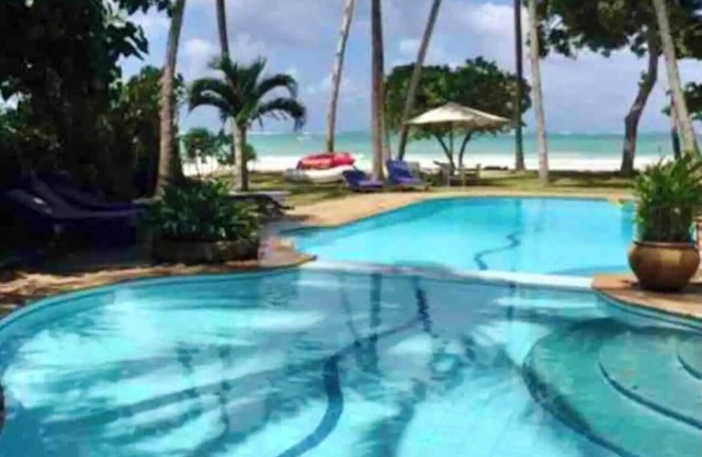 Tulua House: 4 Bedroom Villa on Galu Beach