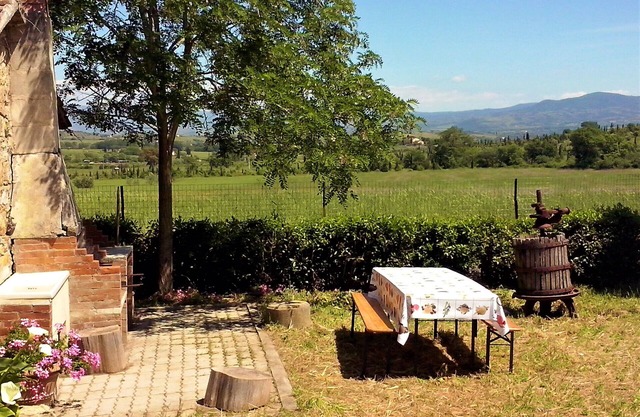Tuscan Views: Nature, Beach, Garden, Views, BBQ, Parking, Saturnia hot springs