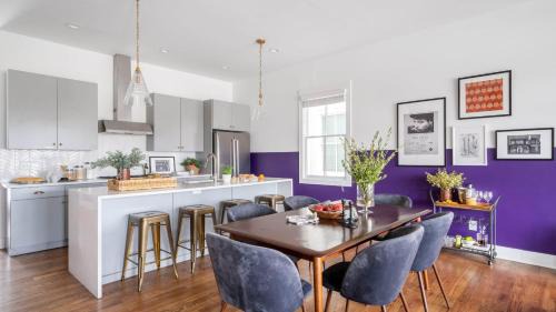 Twain by AvantStay Colorful 4BR Condo in Heart of Nashville