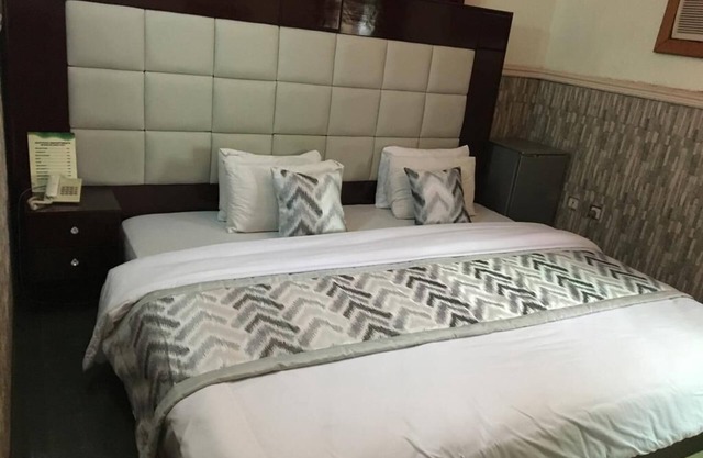 Twin Tower Hotel