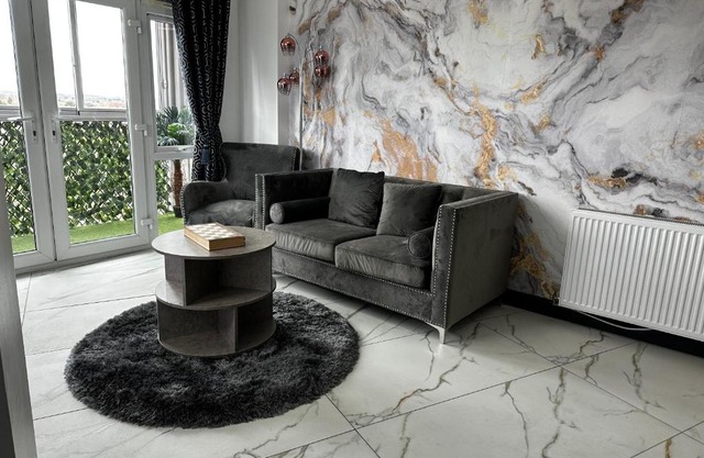 Two bed apartment with balcony Slough,Windsor,Legoland