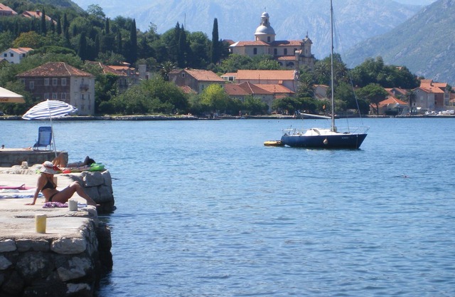 TWO BED APT WITH POOL IN PRCANJ, KOTOR, STUNNING VIEWS, MINUTES FROM WATERFRONT