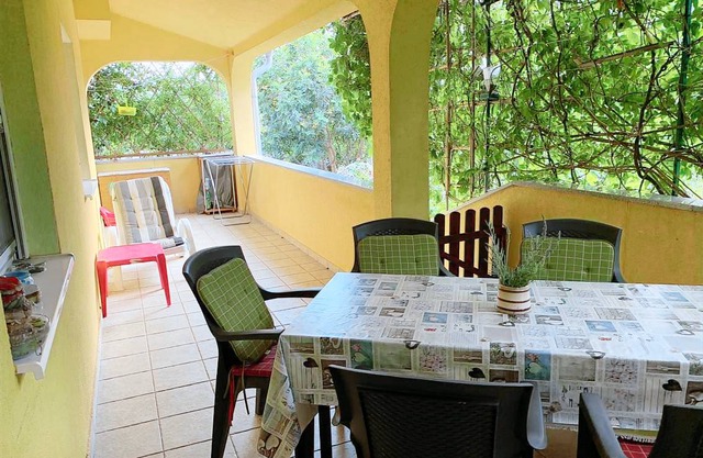 Two bedroom apartment with terrace Ližnjan, Medulin (A-11158-a)