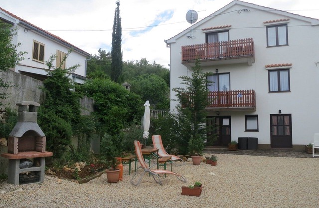 Two bedroom apartment with balcony and sea view Soline, Krk (A-18787-a)