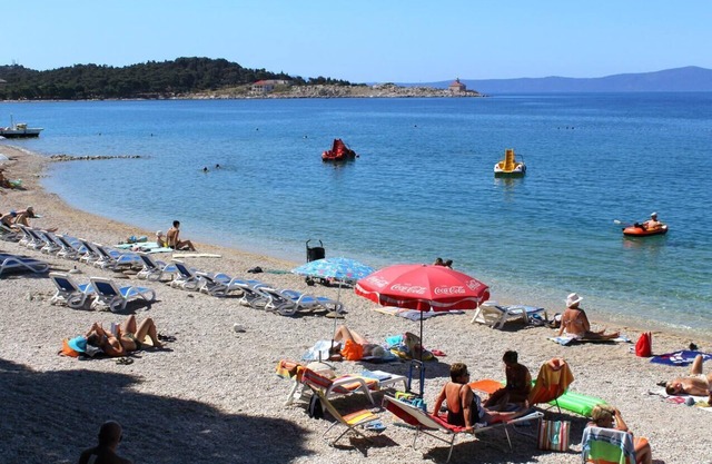 Two bedroom apartment with balcony and sea view Makarska (A-6759-a)