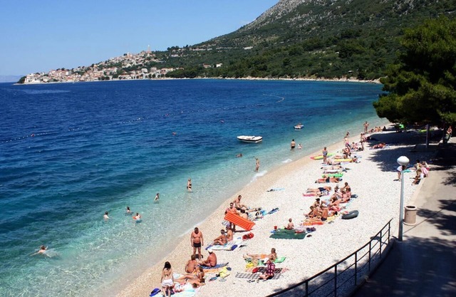 Two bedroom apartment near beach Igrane, Makarska (A-310-b)