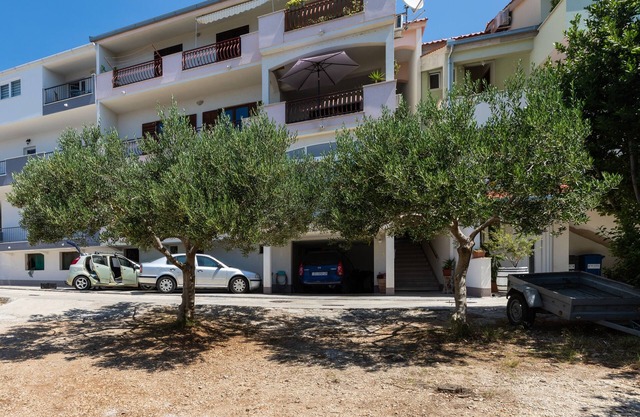 Two bedroom apartment with terrace and sea view Duće, Omiš (A-18897-a)