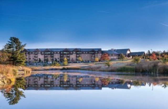Two Bedroom Deluxe Luxury Condo, Glacier Canyon (1928565)