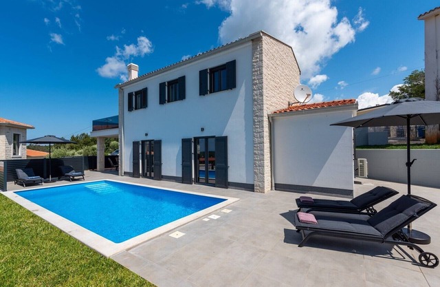 Two-Bedroom Holiday house with private pool, 8 km from Porec