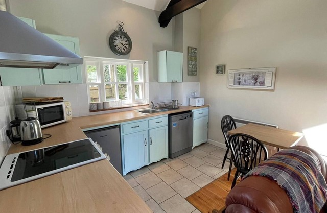 Two bedroom stone cottage in rural West Wales