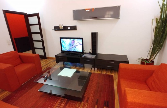 Two bedrooms. Luxery. 5 Darvina St. Centre of Kiev