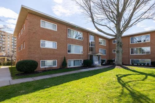 Two Bedrooms near CLE airport 2-4b Georgetown Villas