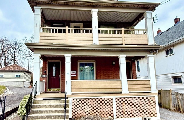 Two bedrooms unit with jacuzzi