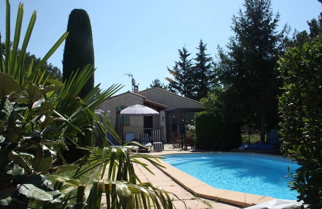 Two-family house in the Aix countryside with views of Sainte Victoire