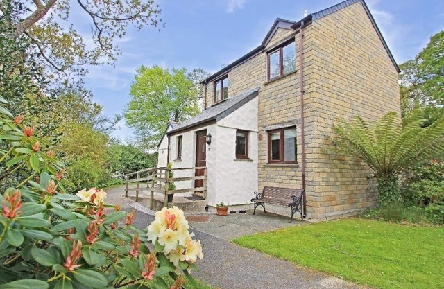 TWO HOOTS, pet friendly in Falmouth
