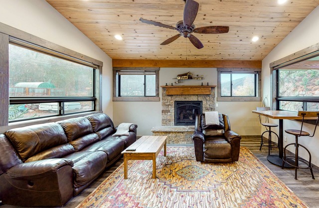 Two-level home on one acre w/mountain views and deck on Crystal River