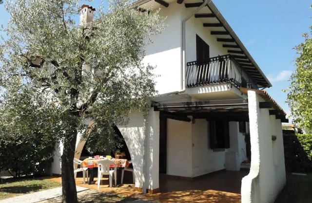 Two-story townhouse with private garden