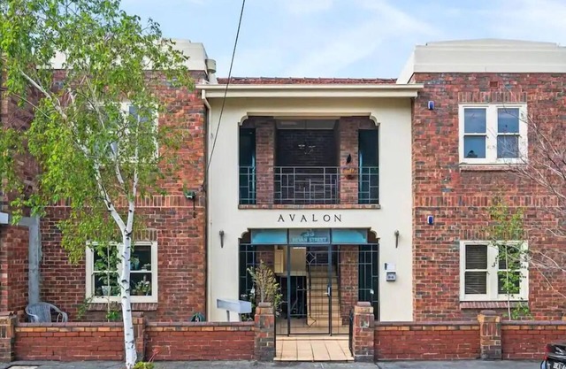 Two Terrific A+ Albert Park Apartments. 4BR. 2BTH.