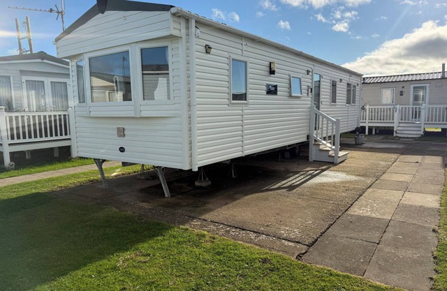 TY CARIAD, family friendly, country holiday cottage in Towyn