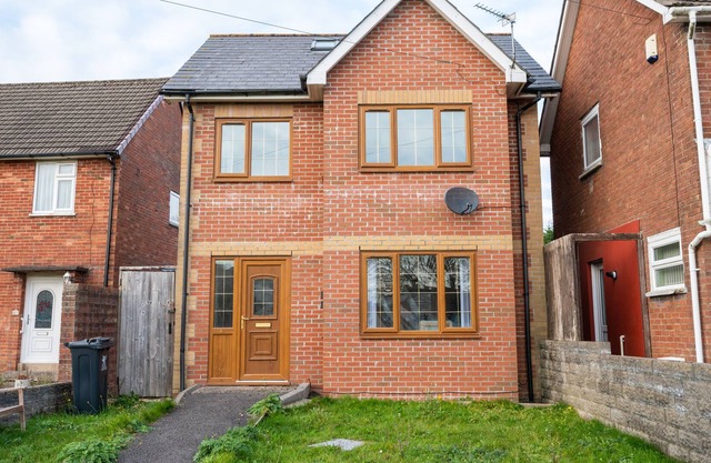 Tŷ Coch by Tŷ SA in Wales - Free Parking