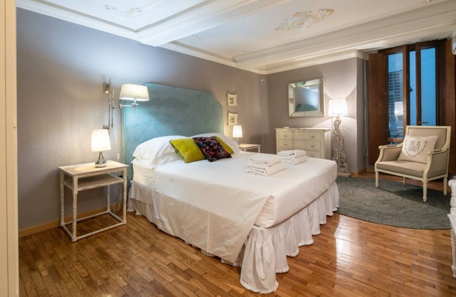 Uffizi Romantic Flat by Mmega