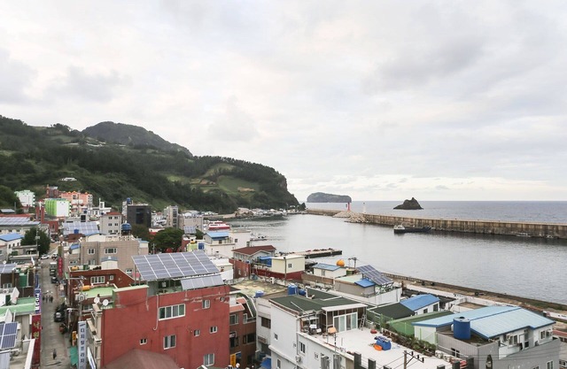 Ulleung With Ulleung