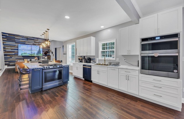 Ultimate Vacay Home with Glamping Option!