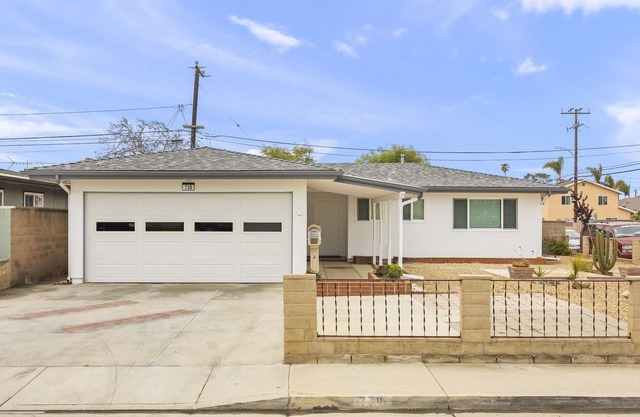 Ultra Clean Comfortable Beach Village - Entire House