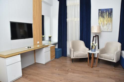 Ultra Loaloa Nile Maadi Hotel