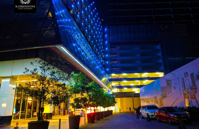 Ultra Luxurious Apartment at Platinum Suites KLCC | Infinity Pool