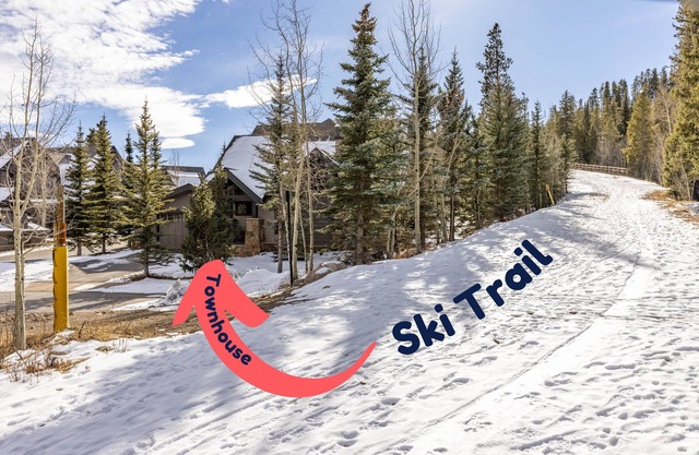 Unbeatable location! 5 Min Walk to Main St