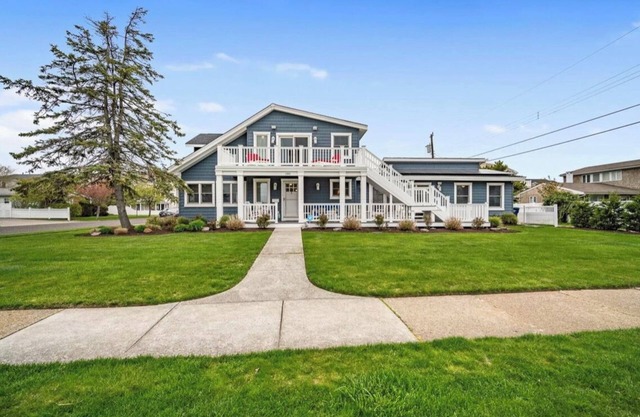 Unbeatable location - 4 houses to beach, 5BR, 3BA, walkability!