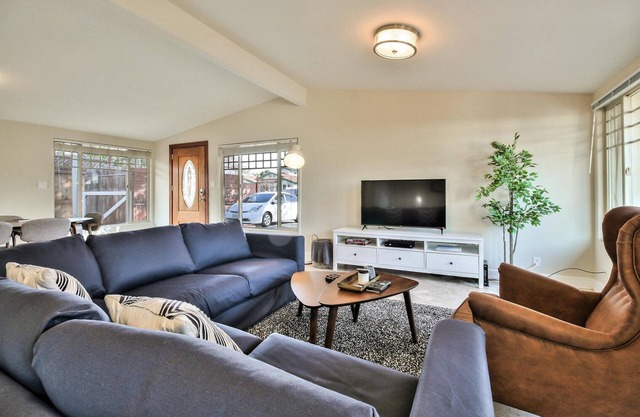 Unbelievable Sunnyvale 5BR w/Backyard & Patio, nr Tech, by Blueground