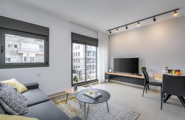 Unique 2BDR with balcony close to Gordon Beach