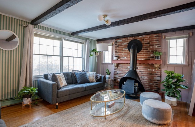 Unique 5BR/2BA House near all Casinos