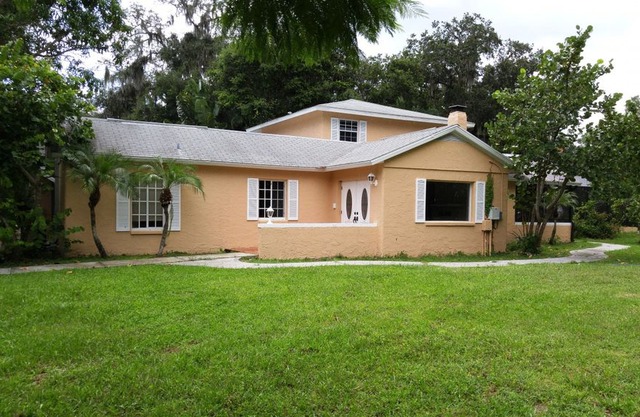 Unique Pool Home in Sarasota !!!